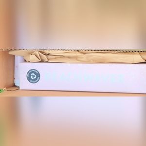 Brand new factory seald Beachwaver B1 rotating Curling iron Midnight Rose